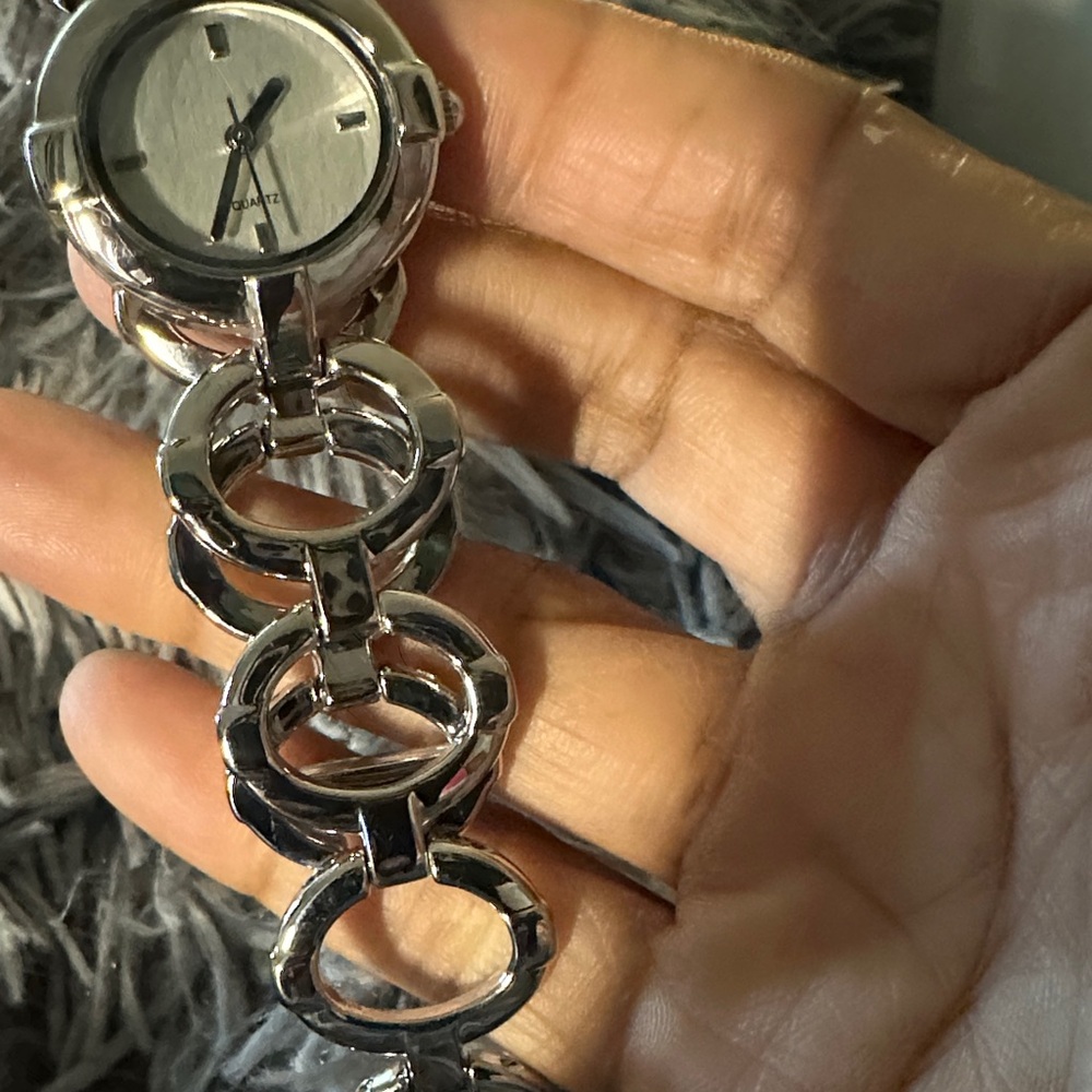 Avon vintage Silver stone Circular Bracelet Watch-Battery included - Picture 10 of 13